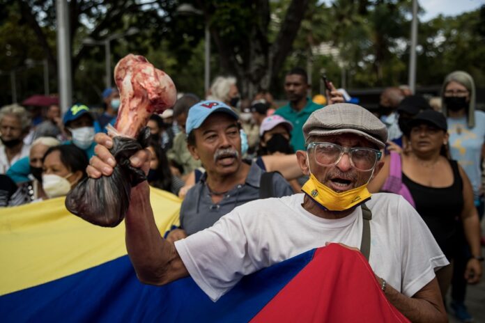 Pensionados le van a «cobrar» a Nicolás Maduro los dichos edadistas contra Edmundo González Urrutia en las presidenciales Pensionados le van a "cobrar" a Nicolás Maduro los dichos edadistas contra Edmundo González Urrutia en las presidenciales