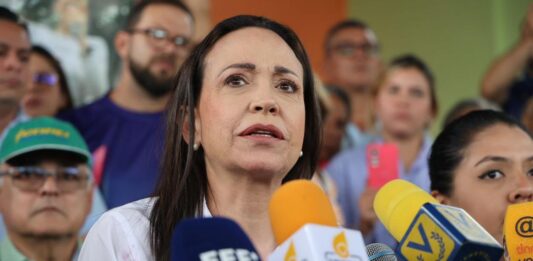 María Corina Machado promete títulos de propiedad a habitantes de la Misión Vivienda: «Nunca más el Estado amenazará con dejar sin su techo a una familia»