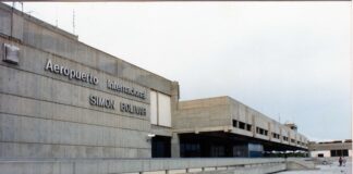 Aeropuerto Internacional Simón Bolívar colapsado por el ingreso de decenas de venezolanos que votarán en la elección presidencial del #28Jul Aeropuerto Internacional Simón Bolívar colapsado por el ingreso de decenas de venezolanos que votarán en la elección presidencial del #28Jul