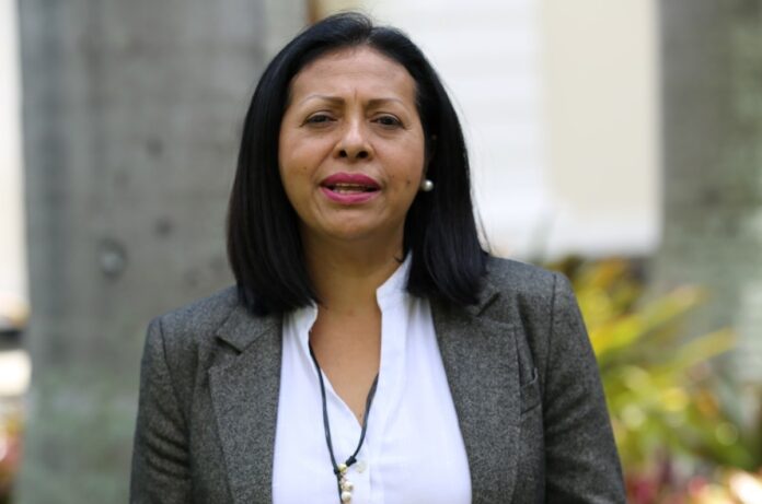 Denuncian que Dignora Hernández presenta una alergia severa en El Helicoide y podría derivar en una seria complicación respiratoria Solicitan medida humanitaria para Dignora Hernández