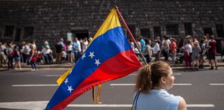 Coalición Canaria pide a Pedro Sánchez plan especial para dar a venezolanos permisos de trabajo y residencia ni necesidad de pedir asilo Coalición Canaria pide a Pedro Sánchez plan especial para dar a venezolanos permisos de trabajo y residencia ni necesidad de pedir asilo