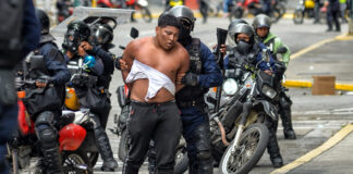 15 universitarios detenidos arbitrariamente por el régimen de Nicolás Maduro tras la elección siguen presos 15 universitarios detenidos arbitrariamente por el régimen de Nicolás Maduro tras la elección siguen presos
