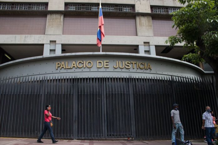 Torturas, incriminación y violación de Derechos Humanos: La historia de los siete menores de edad pasados a juicio por terrorismo Torturas, incriminación y violación de Derechos Humanos: La historia de los siete menores de edad pasados a juicio por terrorismo