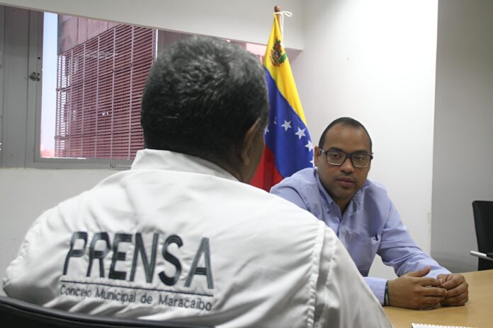 Presidente del Concejo Municipal de Maracaibo denuncia que el régimen trata de arrebatar la municipalidad a través de una sesión irregular Presidente del Concejo Municipal de Maracaibo denuncia que el régimen trata de arrebatar la municipalidad a través de una sesión irregular