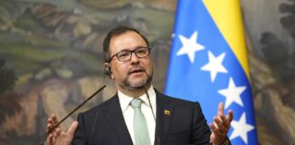 Iván Gil le miente a la prensa en Colombia: «En Venezuela no hay ni un preso político» Iván Gil le miente a la prensa en Colombia: "En Venezuela no hay ni un preso político"