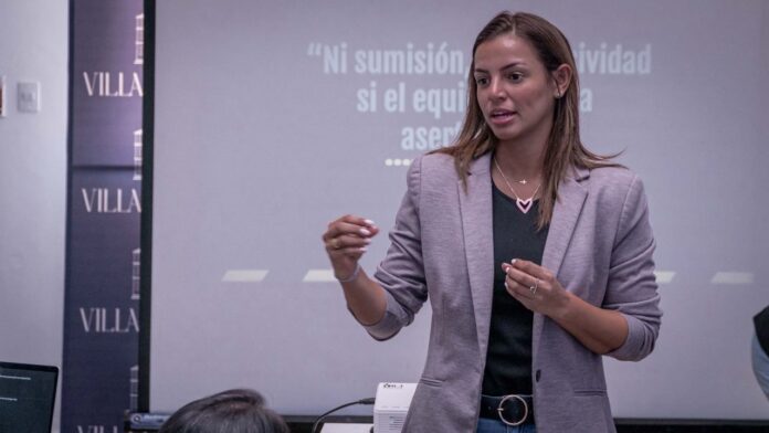 Vanessa Linares de Ramírez renuncia a su cargo como directora y denuncia que concejales, directores y el personal de carrera de la Alcaldía de Maracaibo han vivido un lamentable clima de persecución e intimidación sin límites Vanessa Linares de Ramírez renuncia a su cargo como directora y denuncia que concejales, directores y el personal de carrera de la Alcaldía de Maracaibo han vivido un lamentable clima de persecución e intimidación sin límites"