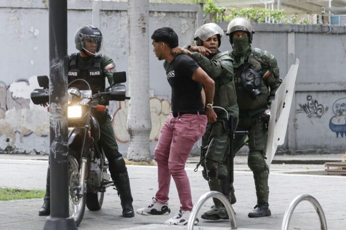 Régimen de Nicolás Maduro muestra su cara más cruel y admite tener niños encarcelados ONU acusa al régimen de Nicolás Maduro de crímenes de lesa humanidad antes, durante y después de la elección presidencial