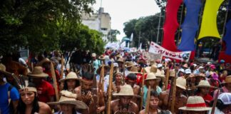 Fundaredes y Provea aseguran que pueblos indígenas en Venezuela atraviesan por su peor momento Fundaredes y Provea aseguran que pueblos indígenas en Venezuela atraviesan por su peor momento