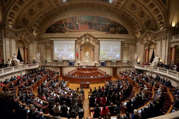 Tenso debate en el Parlamento de Portugal sobre reconocimiento de la victoria de Edmundo González Urrutia en Venezuela Tenso debate en el Parlamento de Portugal sobre reconocimiento de la victoria de Edmundo González Urrutia en Venezuela