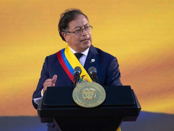 Gustavo Petro en la investidura de Sheinbaum en México: “Estamos tratando de juntar el esfuerzo para dar una salida a Venezuela” Gustavo Petro en la investidura de Sheinbaum en México: “Estamos tratando de juntar el esfuerzo para dar una salida a Venezuela”