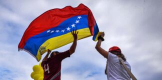 Efecto del fraude electoral: uno de cada cuatro venezolanos tiene la intención de irse del país Efecto del fraude electoral: uno de cada cuatro venezolanos tiene la intención de irse del país