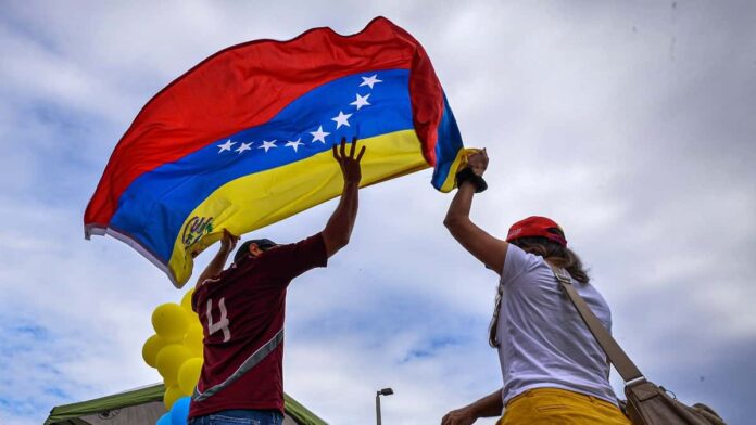 Efecto del fraude electoral: uno de cada cuatro venezolanos tiene la intención de irse del país Efecto del fraude electoral: uno de cada cuatro venezolanos tiene la intención de irse del país