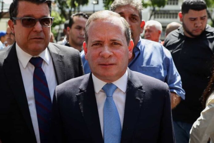 Juan Pablo Guanipa expone figuras complacientes con el régimen de Nicolás Maduro: «Tenemos que confrontar ese nefasto grupo de normalizadores» Juan Pablo Guanipa expone figuras complacientes con el régimen de Nicolás Maduro: "Tenemos que confrontar ese nefasto grupo de normalizadores"
