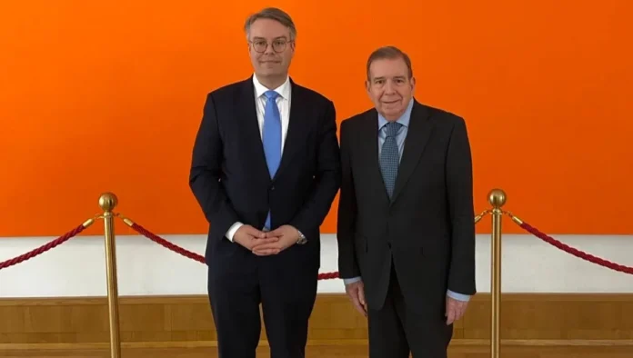 Edmundo González Urrutia se reunió con ministro de Estado de Alemania para hablar de la elección presidencial del #28Jul Edmundo González Urrutia se reunió con ministro de Estado de Alemania para hablar de la elección presidencial del #28Jul