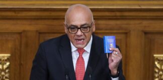 Jorge Rodríguez asegura que «amnistías rechazadas pueden ser apeladas en tribunales» Jorge Rodríguez celebra ley que "castiga" a los "traidores a la patria"