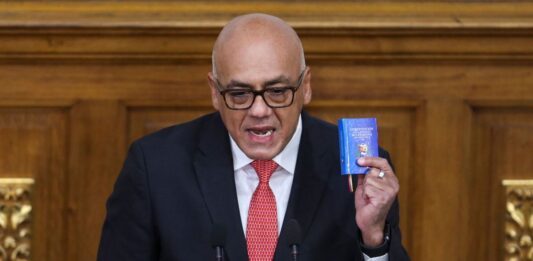 Jorge Rodríguez celebra ley que "castiga" a los "traidores a la patria"