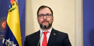 Régimen de Nicolás Maduro exhorta a Brasil a «dejar de inmiscuirse en asuntos de los venezolanos» Régimen de Nicolás Maduro exhorta a Brasil a "dejar de inmiscuirse en asuntos de los venezolanos"