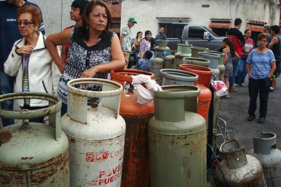 Vecinos del sector Palo Negro en Maturín tienen casi un mes sin suministro de gas doméstico