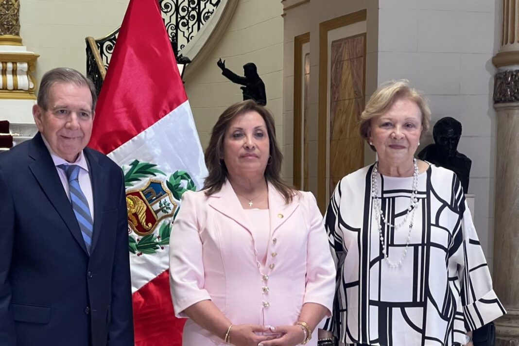 Edmundo González Urrutia llega a Perú para reunirse con la presidenta Dina Boluarte y migrantes venezolanos