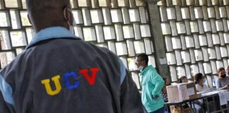 Estudiantes de la UCV se declaran en activismo permanente para rechazar juramentación de Nicolás Maduro Estudiantes de la UCV se declaran en activismo permanente para rechazar juramentación de Nicolás Maduro