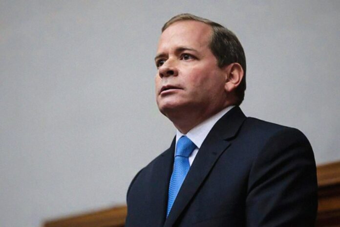 Juan Pablo Guanipa pide expulsar de Primero Justicia a gobernador Alberto Galíndez por ir a reunión en la Asamblea Nacional Chavista Juan Pablo Guanipa pide expulsar de Primero Justicia a gobernador Alberto Galíndez por ir a reunión en la Asamblea Nacional Chavista