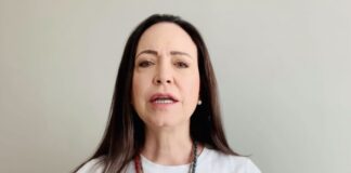 María Corina Machado hace llamado a funcionarios policiales y militares sobre la lucha ciudadana para la democracia: «Faltan ustedes, las armas de la nación son para defender a la nación» María Corina Machado hace llamado a funcionarios policiales y militares sobre la lucha ciudadana para la democracia: "Faltan ustedes, las armas de la nación son para defender a la nación"