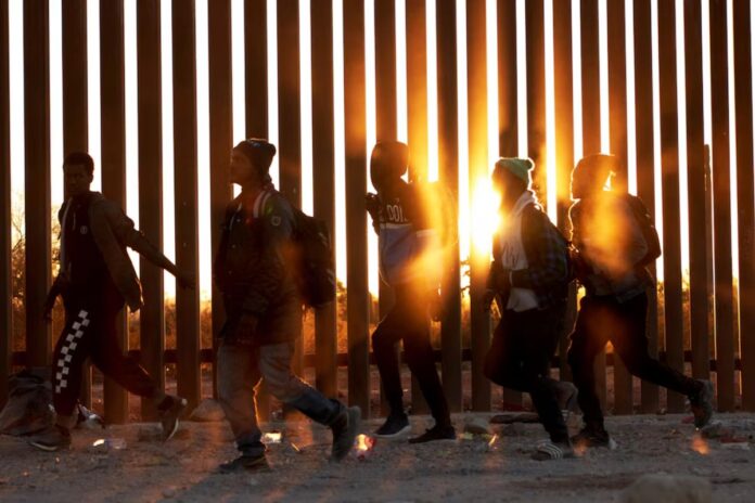 Servicio de Inmigración de Estados Unidos anunció arresto de cuatro miembros del Tren de Aragua y más de 500 indocumentados Servicio de Inmigración de Estados Unidos anunció arresto de cuatro miembros del Tren de Aragua y más de 500 indocumentados