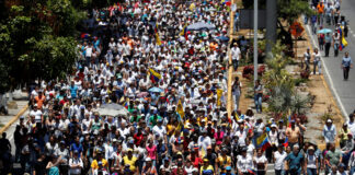 Periodistas y manifestantes detenidos violentamente por el régimen, así terminaron las protestas en el estado Zulia Periodistas y manifestantes detenidos violentamente por el régimen, así terminaron las protestas en el estado Zulia