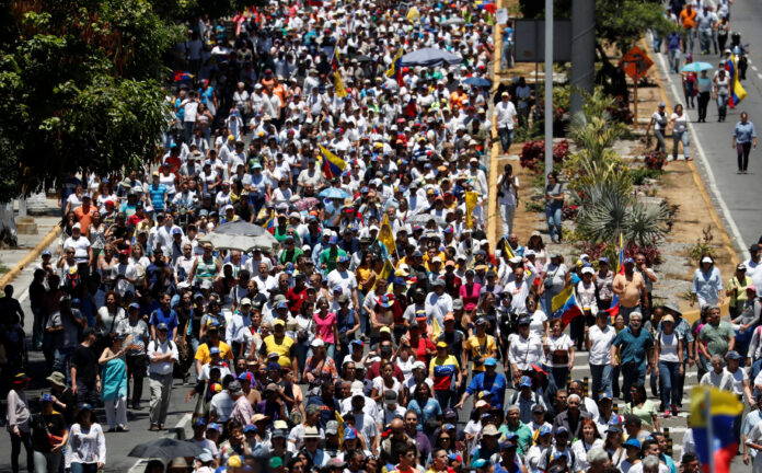 Periodistas y manifestantes detenidos violentamente por el régimen, así terminaron las protestas en el estado Zulia Periodistas y manifestantes detenidos violentamente por el régimen, así terminaron las protestas en el estado Zulia