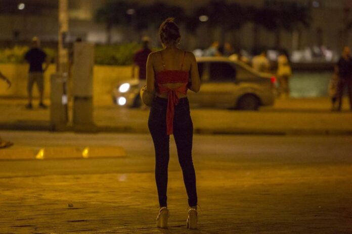 Policía en España desmanteló red de trata que explotó a mil venezolanas y colombianas durante un año Policía en España desmanteló red de trata que explotó a mil venezolanas y colombianas durante un año