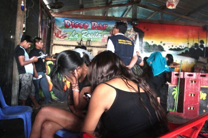 Siete venezolanos detenidos por vínculos con red de trata de personas en Perú Siete venezolanos detenidos por vínculos con red de trata de personas en Perú