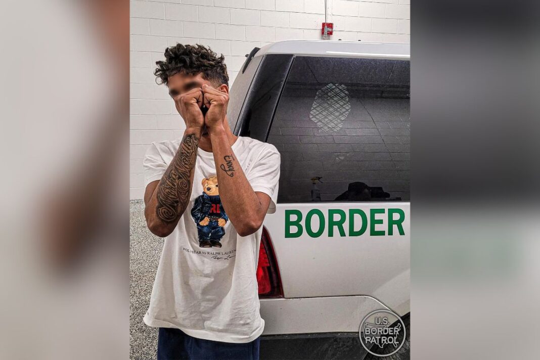Autoridades en Estados Unidos arrestan a dos venezolanos, presuntos miembros del Tren de Aragua, tras intento de robo en Michigan
