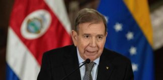 Edmundo González Urrutia: «Soy el presidente electo, pero hoy soy uno más… Tengo un familiar secuestrado por el Estado» Edmundo González Urrutia: "Soy el presidente electo, pero hoy soy uno más… Tengo un familiar secuestrado por el Estado"