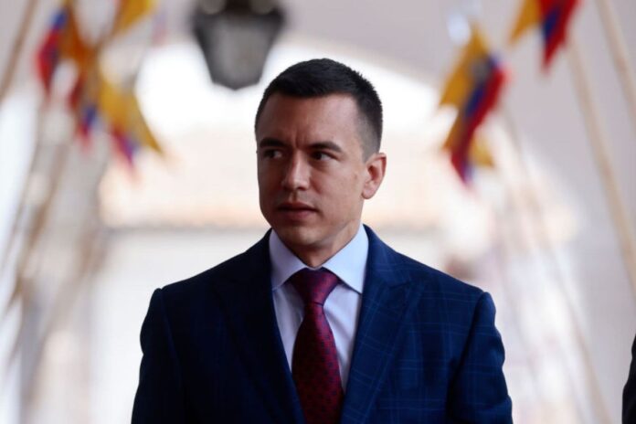 Daniel Noboa no recibirá a deportados venezolanos desde Estados Unidos: «Es de miserables que un gobierno rechace a su propia gente» Daniel Noboa no recibirá a deportados venezolanos desde Estados Unidos: "Es de miserables que un gobierno rechace a su propia gente"
