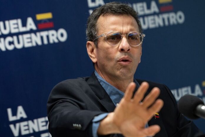 Henrique Capriles «rechaza» revocatoria de la licencia de Chevron y acusa a la oposición exiliada de «celebrar» el deterioro de la «principal fuente de ingresos» de Venezuela Henrique Capriles "rechaza" revocatoria de la licencia de Chevron y acusa a la oposición exiliada de "celebrar" el deterioro de la "principal fuente de ingresos" de Venezuela