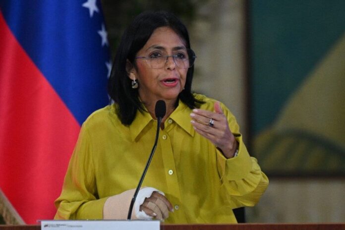 Dictadura anuncia plan Independencia Productiva para «combatir» la revocatoria de la licencia de Chevron en Venezuela Dictadura anuncia plan Independencia Productiva para "combatir" la revocatoria de la licencia de Chevron en Venezuela