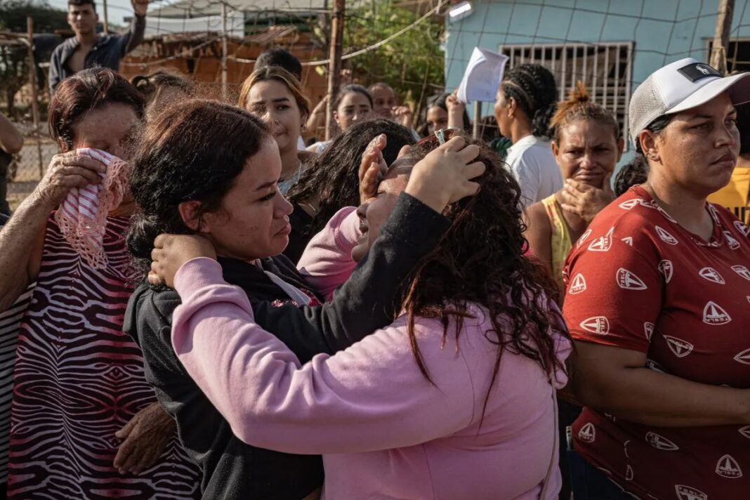 Familias de venezolanos deportados a El Salvador: 