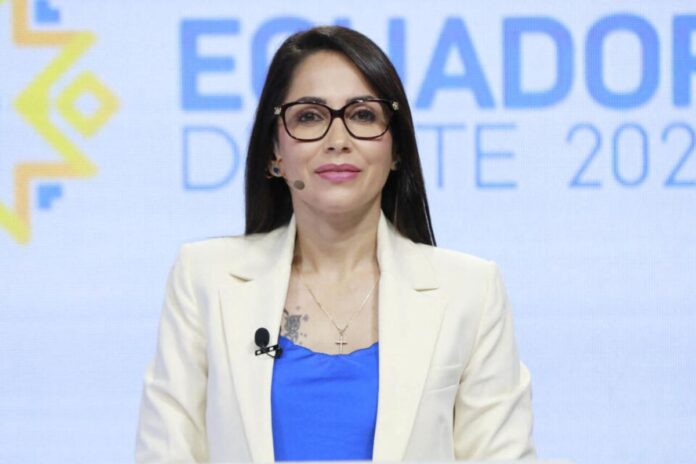 Candidata presidencial de Ecuador asegura que reconocerá a Nicolás Maduro si gana Candidata presidencial de Ecuador asegura que reconocerá a Nicolás Maduro si gana