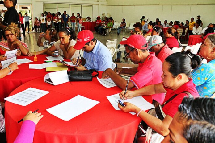 Empleados públicos deben complementar horario por ahorro energético en salas de autogobierno comunal Empleados públicos deben complementar horario por ahorro energético en salas de autogobierno comunal