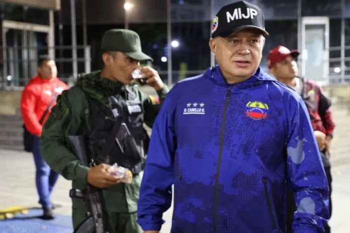 Investigador de la Misión de la ONU: «Diosdado Cabello hace contribuciones a plan criminal común de silenciamiento y persecución en Venezuela» Investigador de la Misión de la ONU: "Diosdado Cabello hace contribuciones a plan criminal común de silenciamiento y persecución en Venezuela"