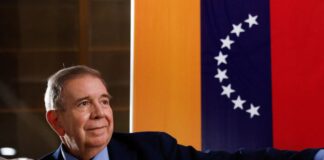Edmundo González Urrutia ve como «rehenes» a asilados en sede argentina en Caracas Edmundo González Urrutia ve como "rehenes" a asilados en sede argentina en Caracas