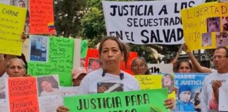 Madre venezolana clama por su hijo deportado a El Salvador desde Estados Unidos: «Quiero una prueba de vida» Madre venezolana clama por su hijo deportado a El Salvador desde Estados Unidos: "Quiero una prueba de vida"