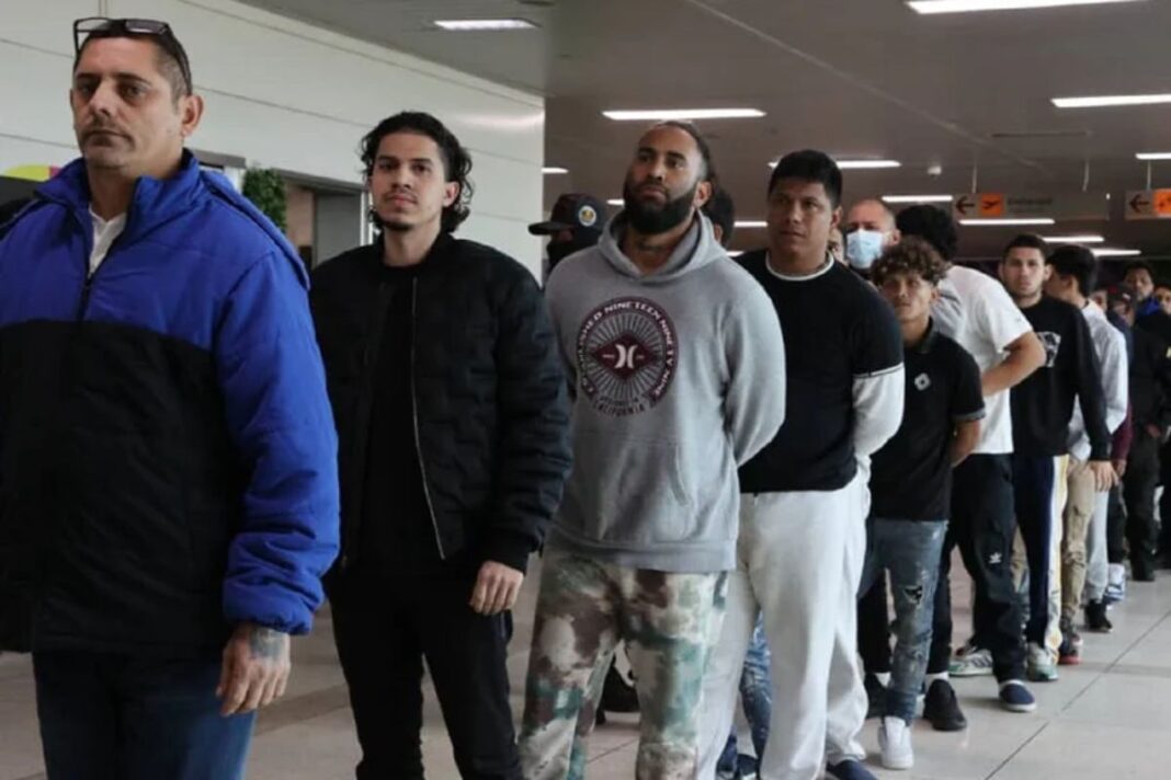 Aterrizó en Maiquetía otro avión con 208 venezolanos deportados
