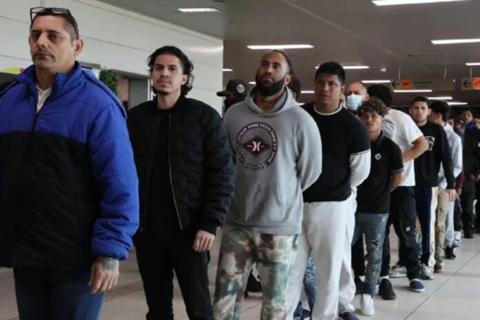 Aterrizó en Maiquetía otro avión con 208 venezolanos deportados Aterrizó en Maiquetía otro avión con 208 venezolanos deportados