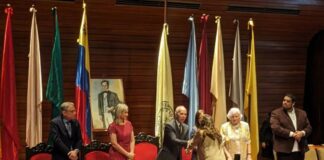 UCV entrega por primera vez la Orden “300 años” a Provea, Fe y Alegría y Rafael Cadenas UCV entrega por primera vez la Orden “300 años” a Provea, Fe y Alegría y Rafael Cadenas