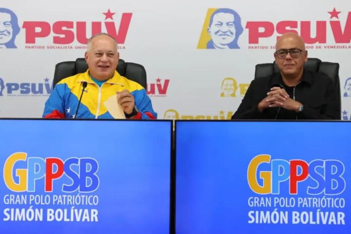 Madurismo anuncia candidatos parlamentarios: repiten rostros como Jorge Rodríguez y rescatan a Arias Cárdenas para lista nacional Madurismo anuncia candidatos parlamentarios: repiten rostros como Jorge Rodríguez y rescatan a Arias Cárdenas para lista nacional