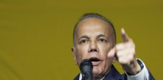 Manuel Rosales: «Cambios democráticos no se producen de la noche a la mañana, requieren de negociación» Manuel Rosales: "Cambios democráticos no se producen de la noche a la mañana, requieren de negociación"