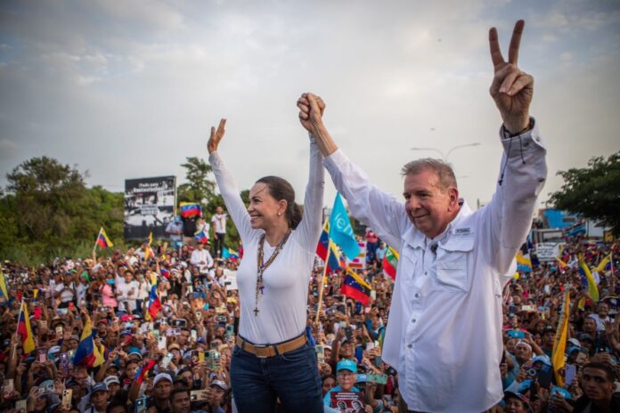 Edmundo González Urrutia y María Corina Machado se comprometen a «erradicar la impunidad y garantizar justicia» Edmundo González Urrutia y María Corina Machado se comprometen a "erradicar la impunidad y garantizar justicia"