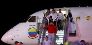 Aterriza en Venezuela otro vuelo con 191 deportados: Dos de ellos con alerta roja de Interpol Aterriza en Venezuela otro vuelo con 191 deportados: Dos de ellos con alerta roja de Interpol