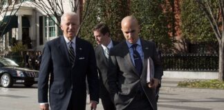 Juan González, exdirector senior del NSC: «Leopoldo López y Carlos Vecchio respaldaron levantamiento de sanciones a Erik Malpica» Juan González, exdirector senior del NSC: "Leopoldo López y Carlos Vecchio respaldaron levantamiento de sanciones a Erik Malpica"